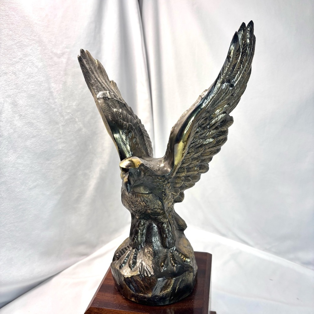 Vintage Eagle Club Trophy Antique Gold Eagle Statue Wood Base Americana Decor - Picture 4 of 10